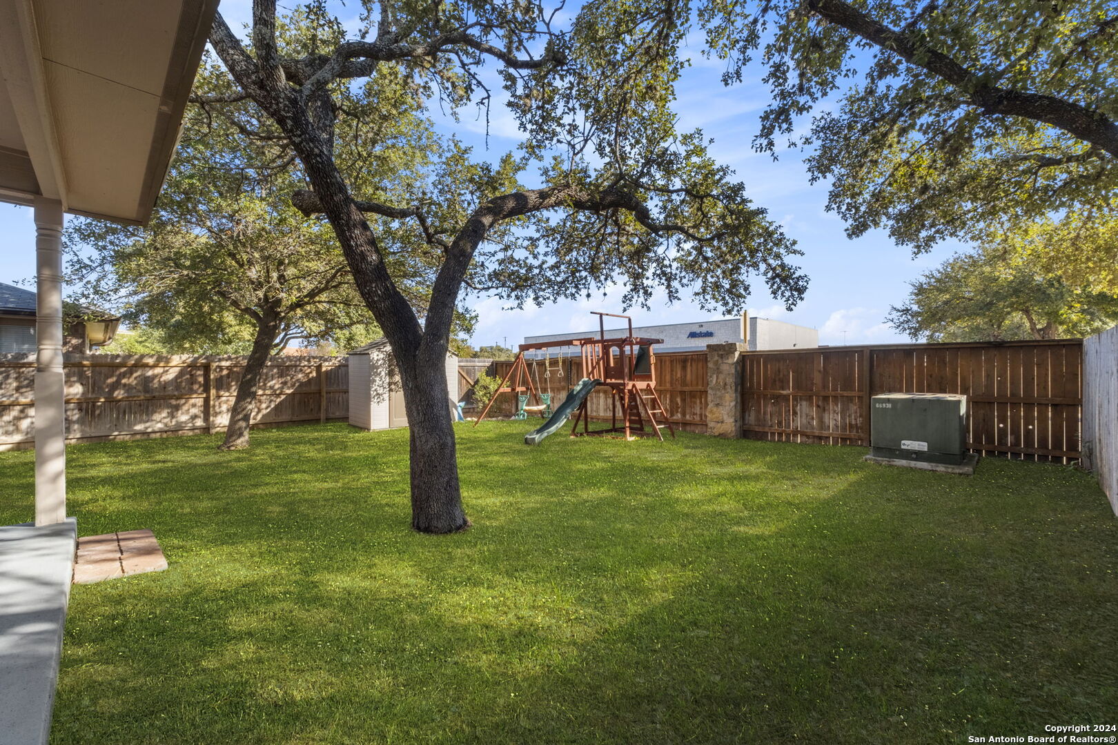 8210 MALOY MANOR