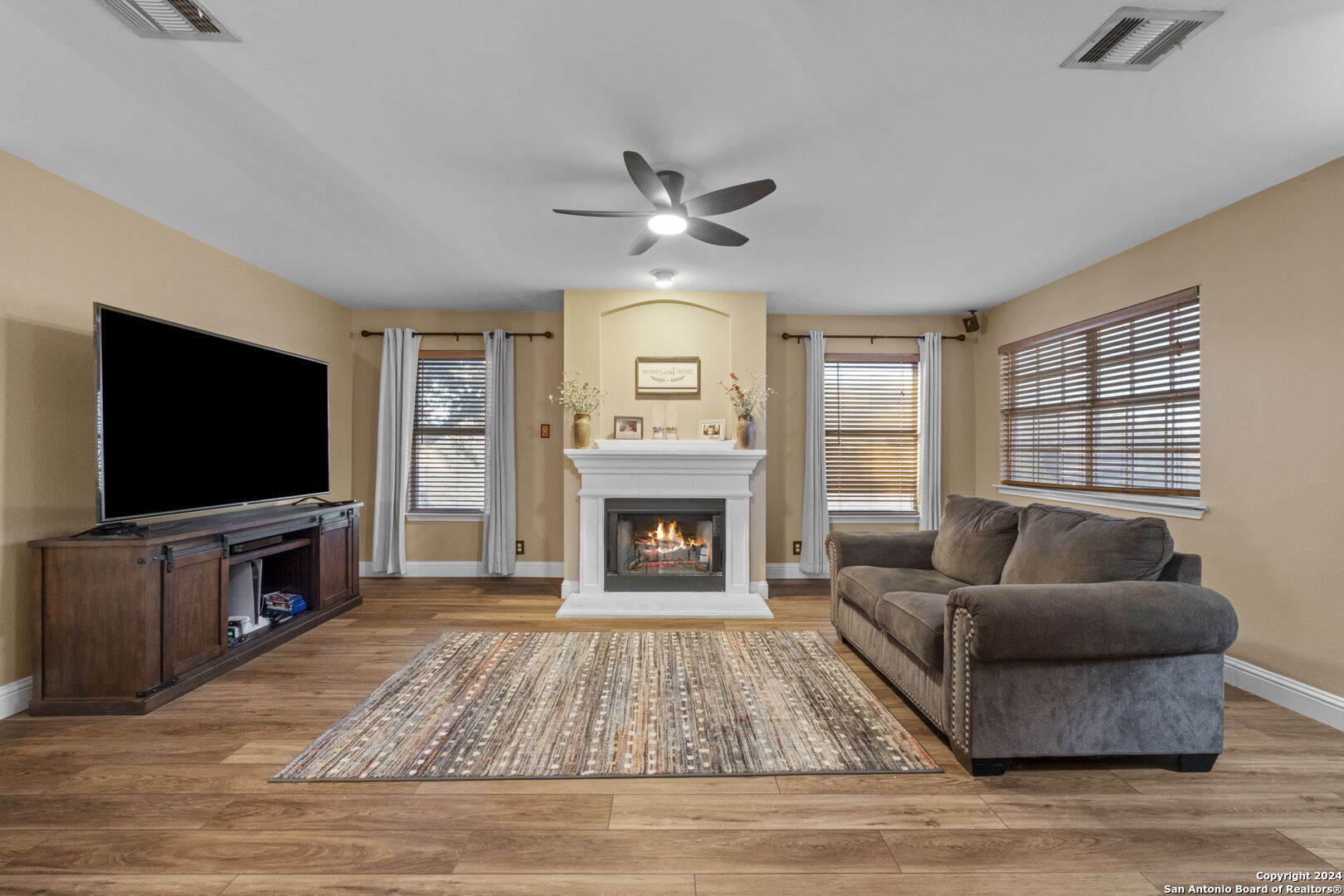 8210 MALOY MANOR