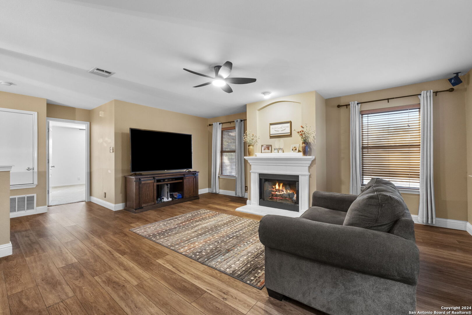 8210 MALOY MANOR