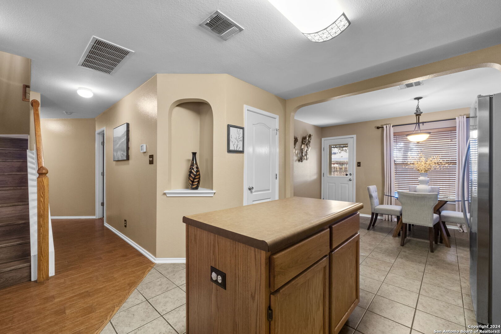 8210 MALOY MANOR