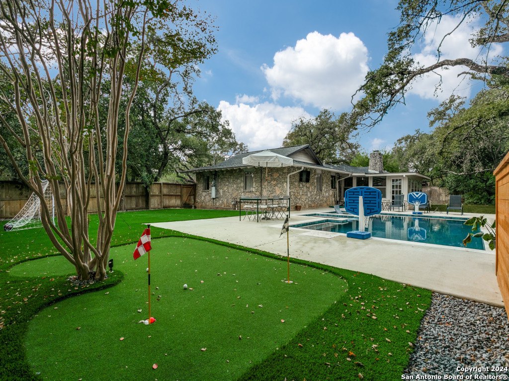 429 SKYFOREST DR
