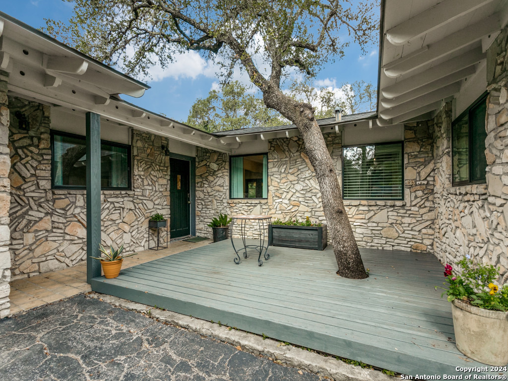 429 SKYFOREST DR