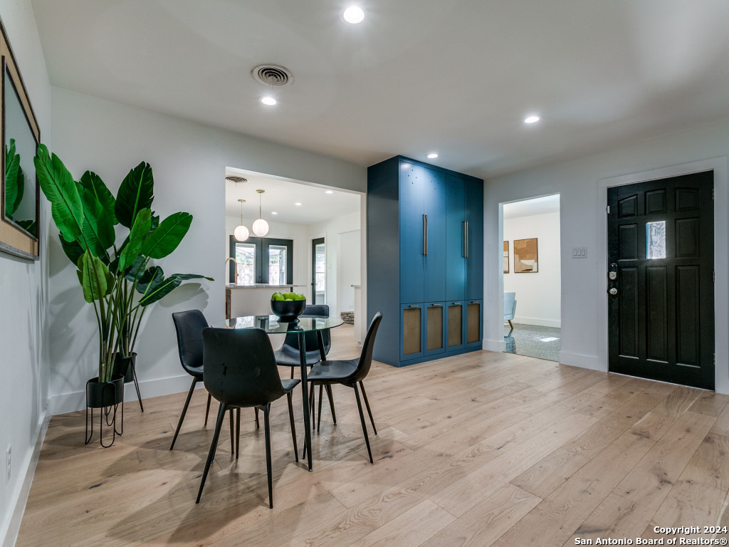 429 SKYFOREST DR