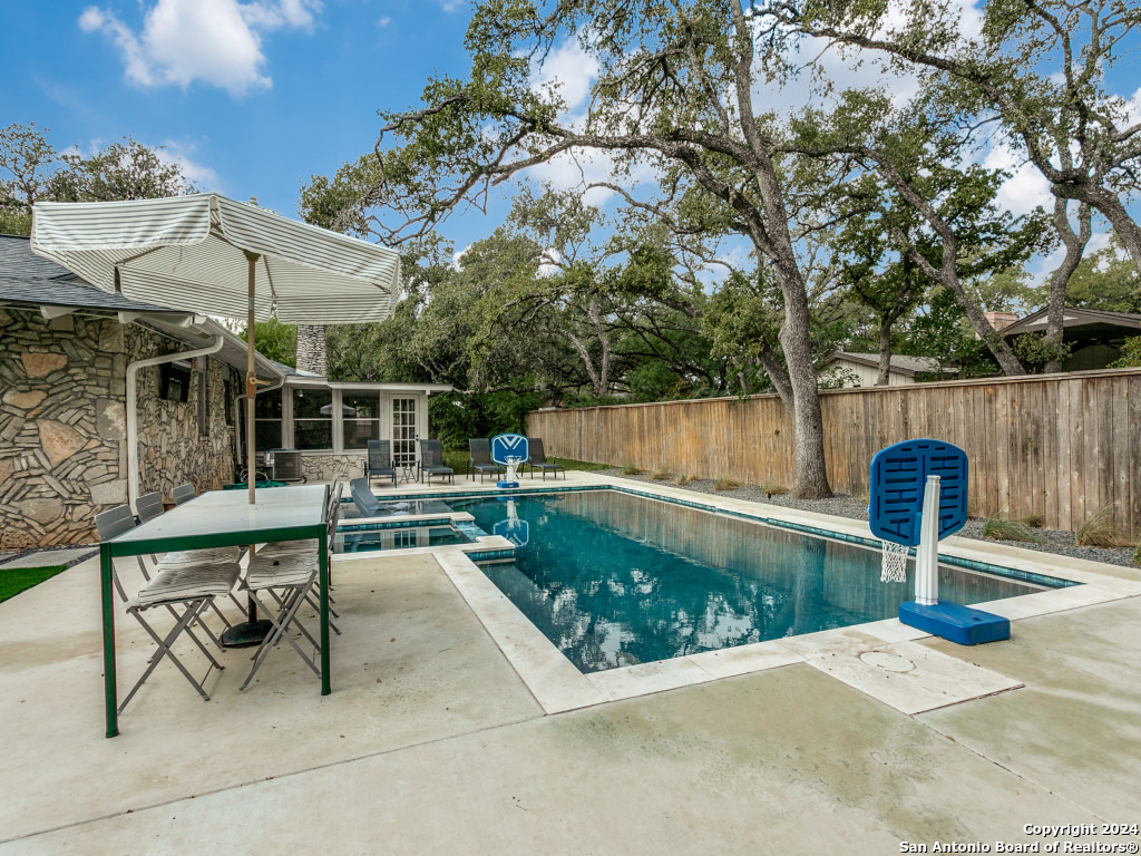 429 SKYFOREST DR