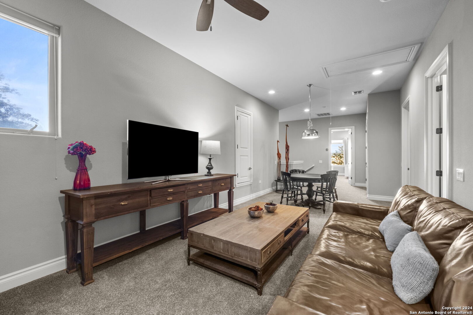 22210 Iso Grifo Ln