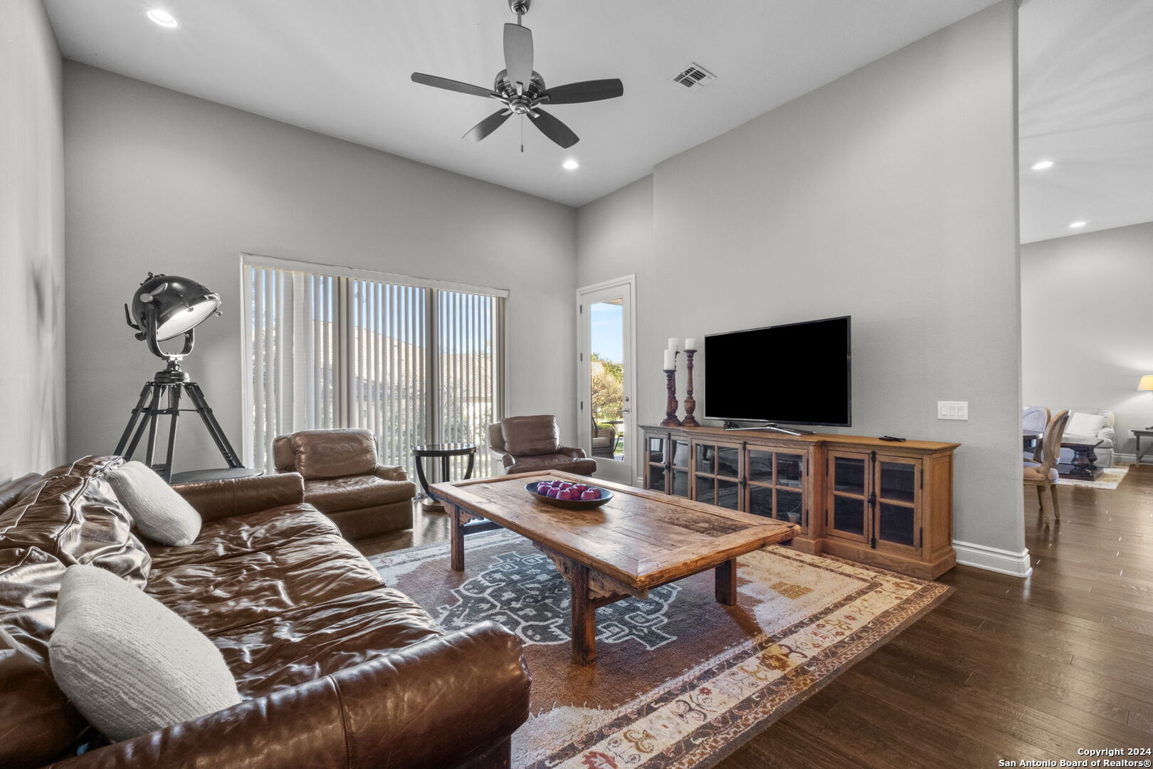 22210 Iso Grifo Ln