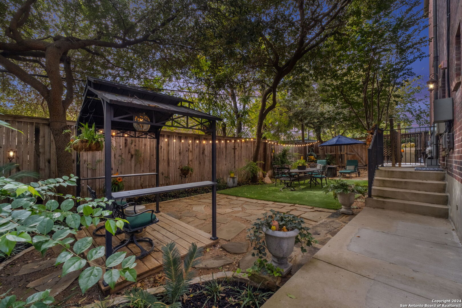 210 ARCADIA PL 5