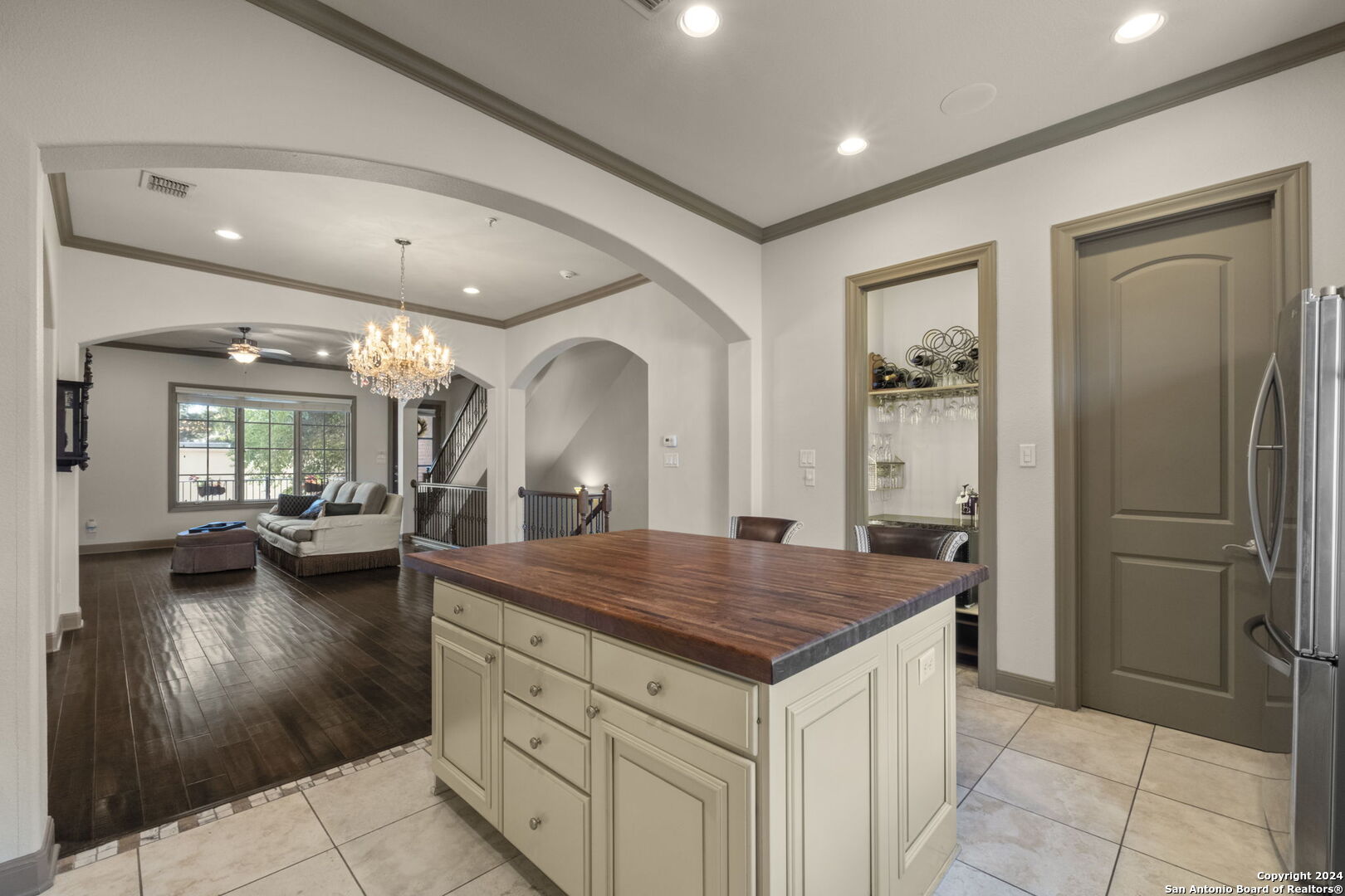 210 ARCADIA PL 5