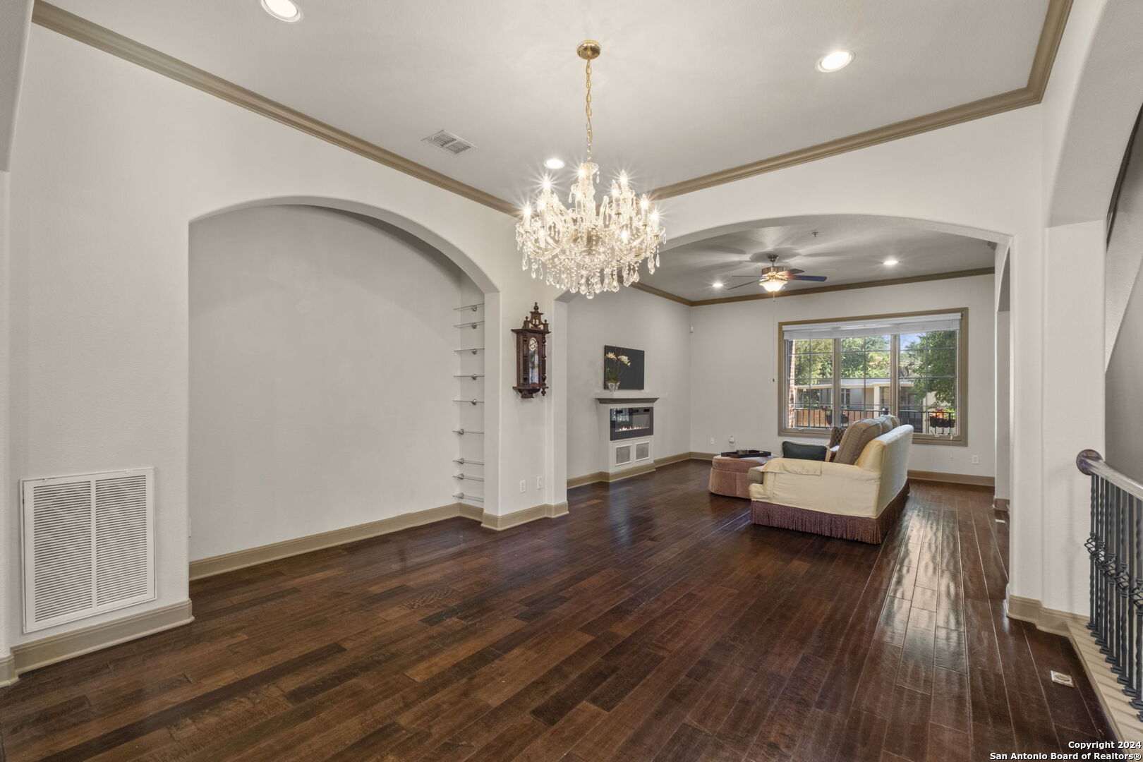210 ARCADIA PL 5