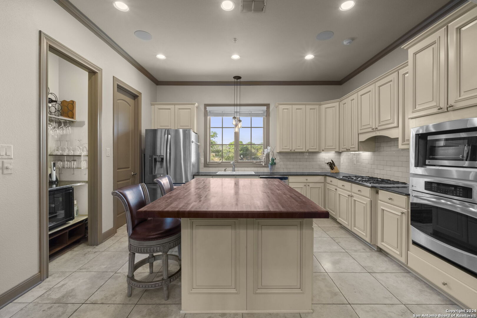 210 ARCADIA PL 5