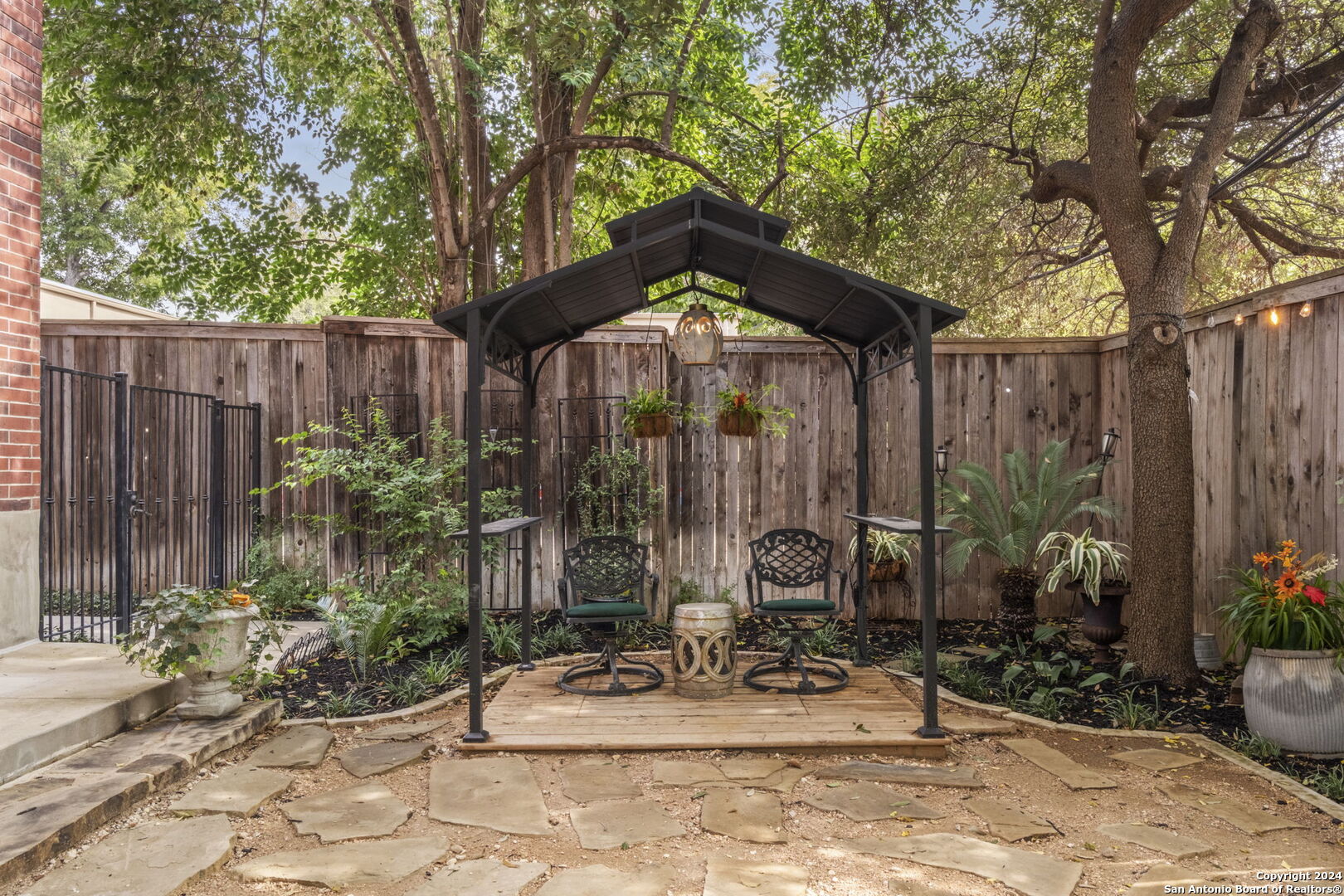 210 ARCADIA PL 5