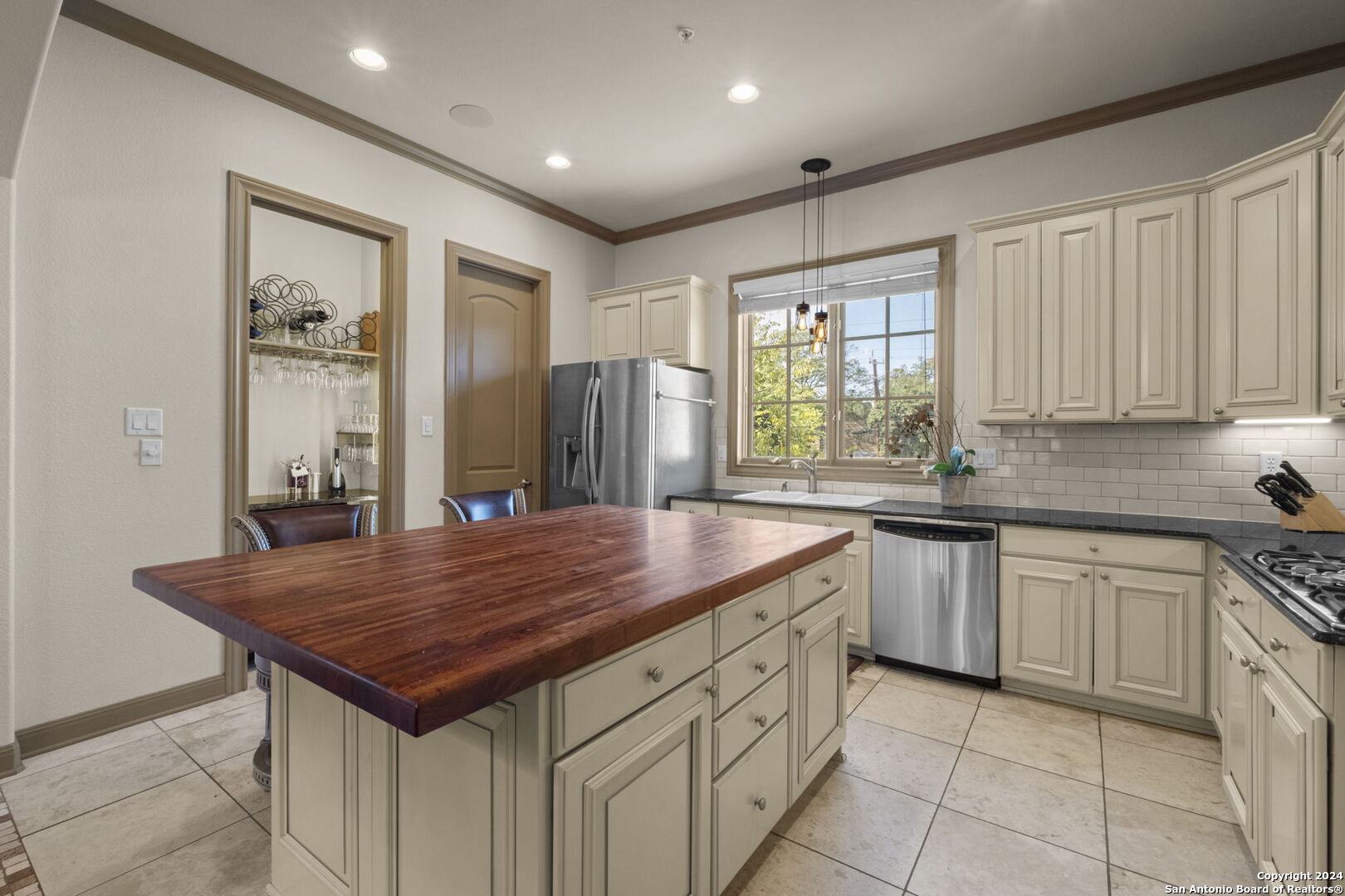 210 ARCADIA PL 5