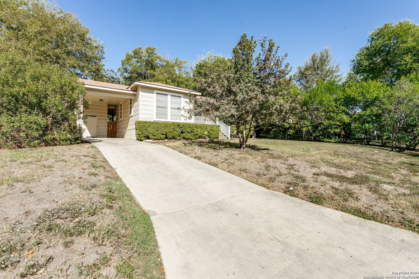 317 LILAC LN