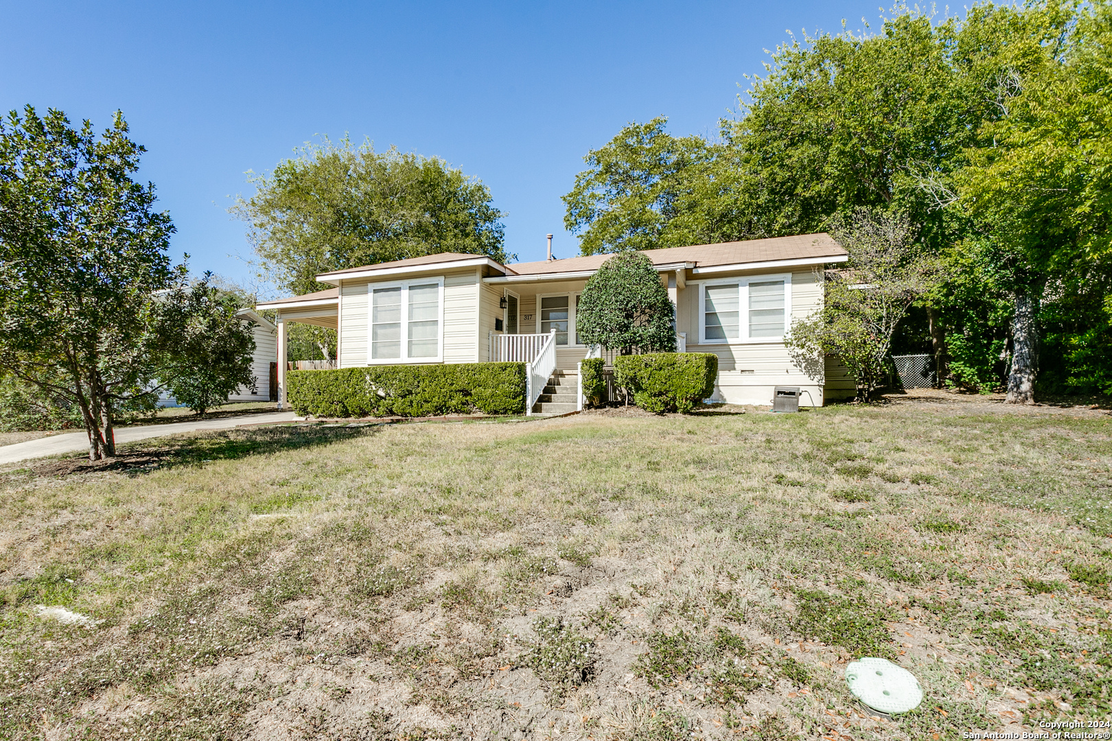 317 LILAC LN