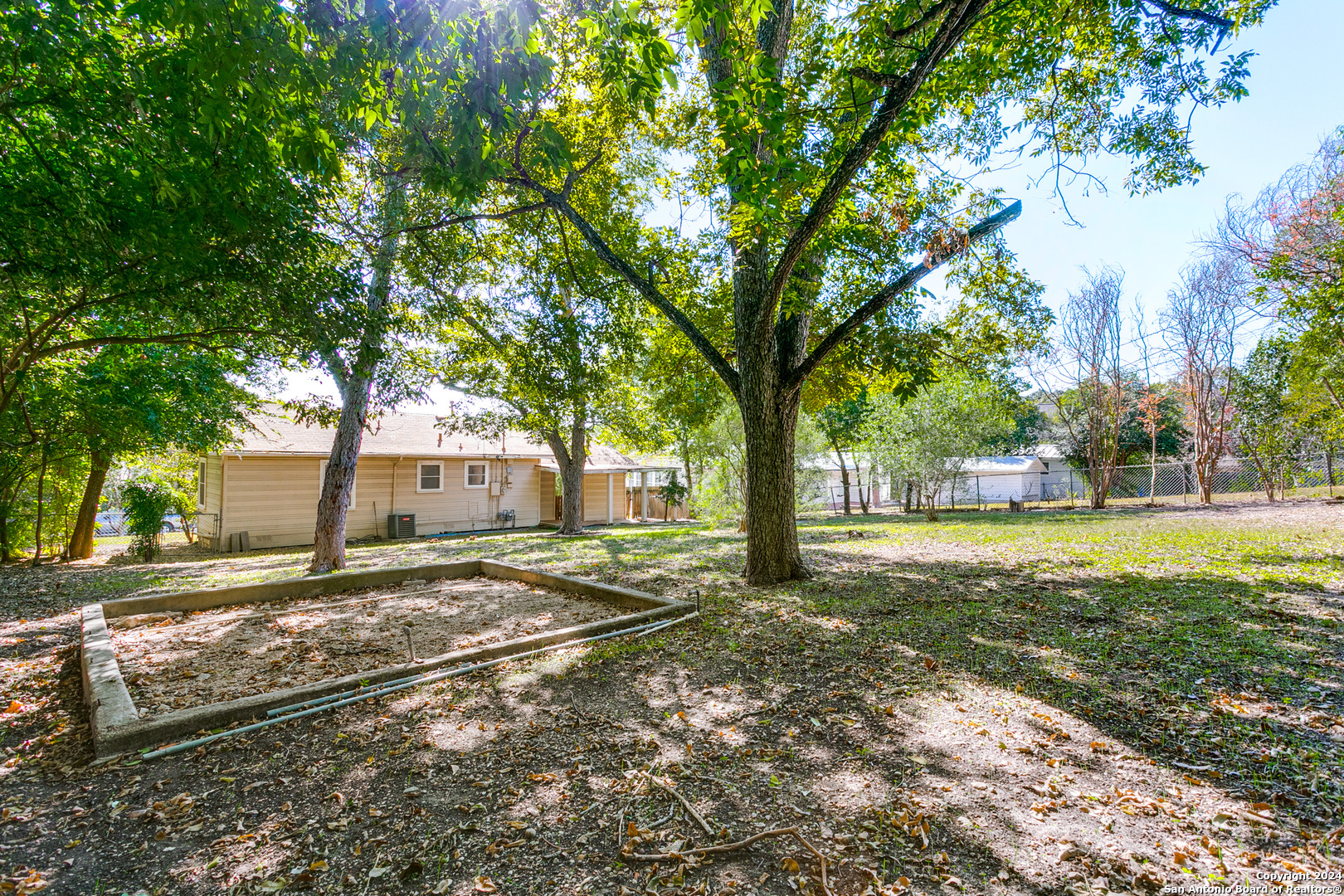 317 LILAC LN