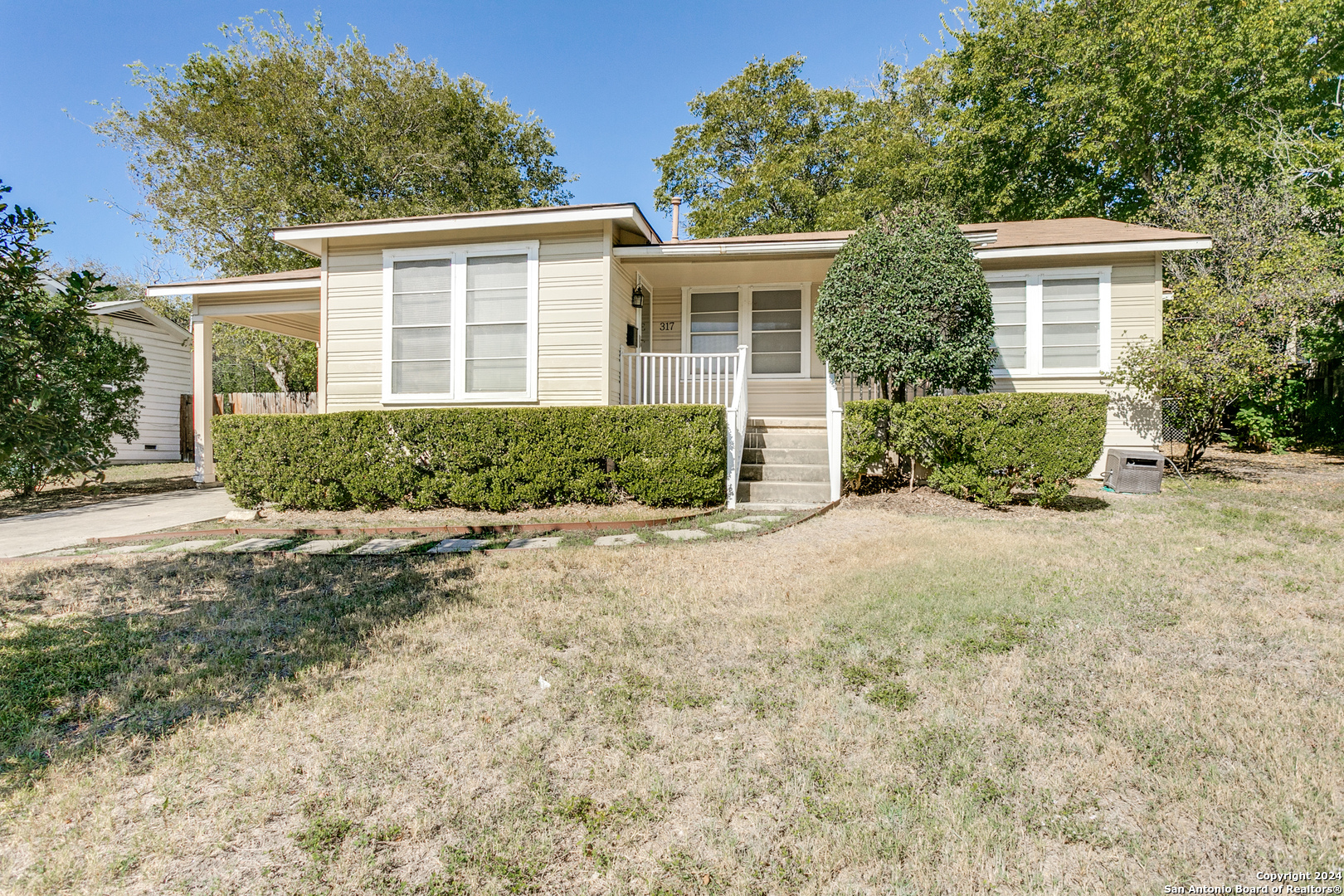 317 LILAC LN