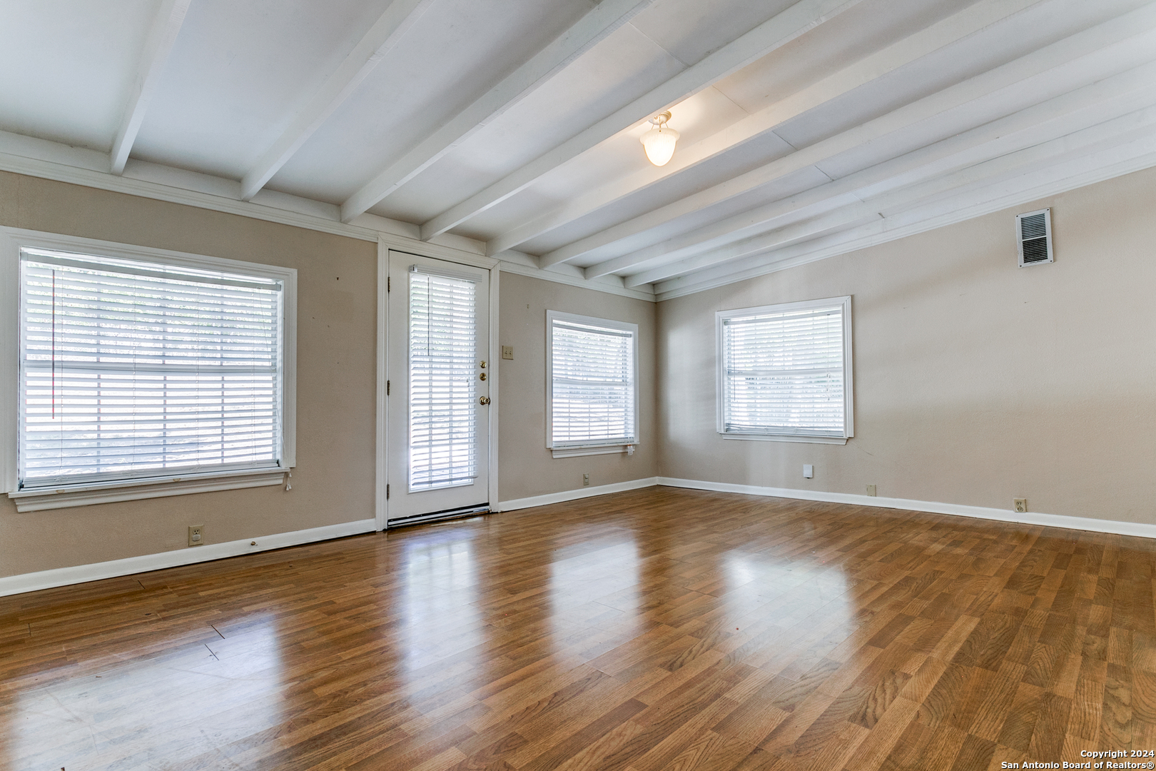 313 LILAC LN