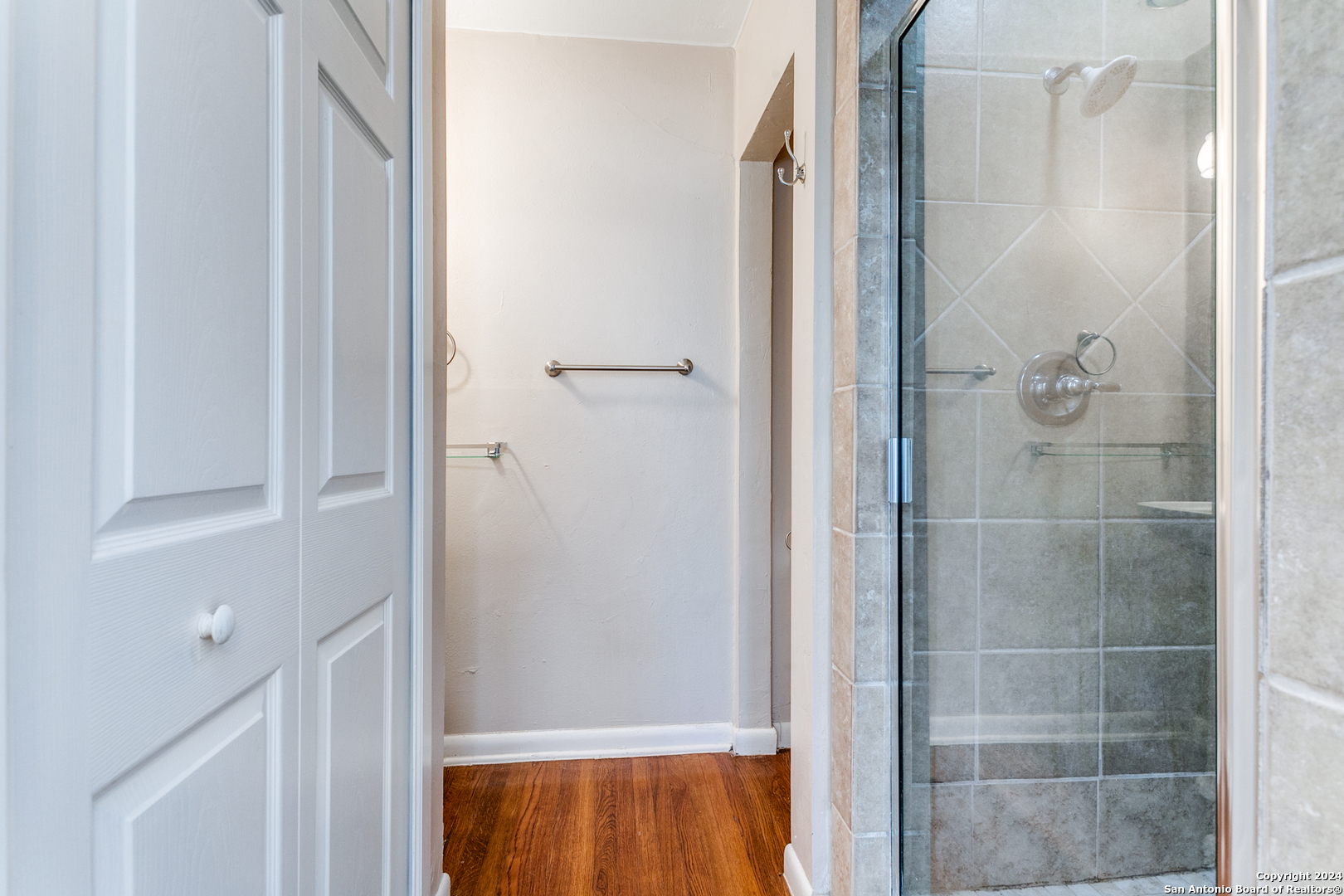 313 LILAC LN