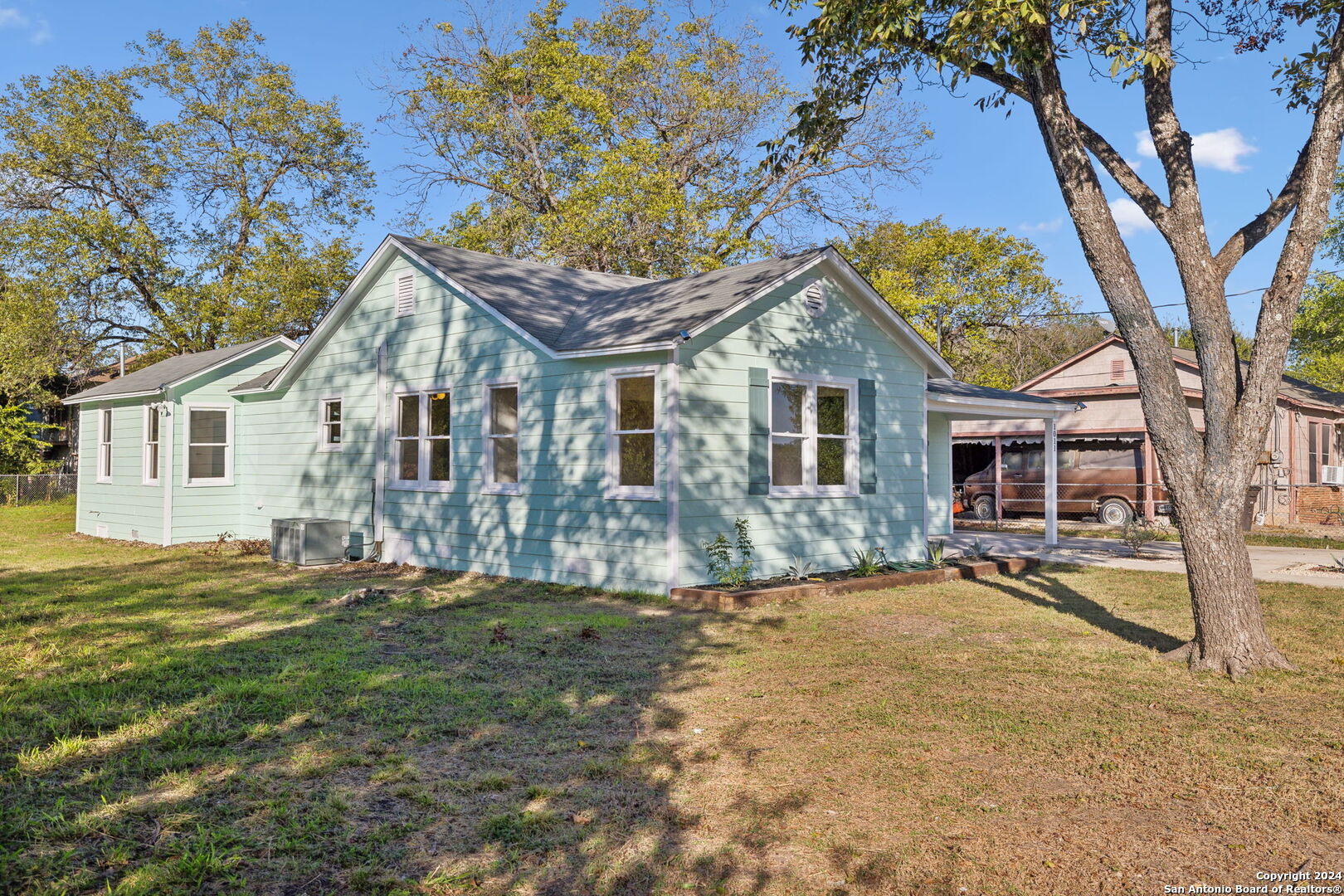 1011 WESTFALL AVE