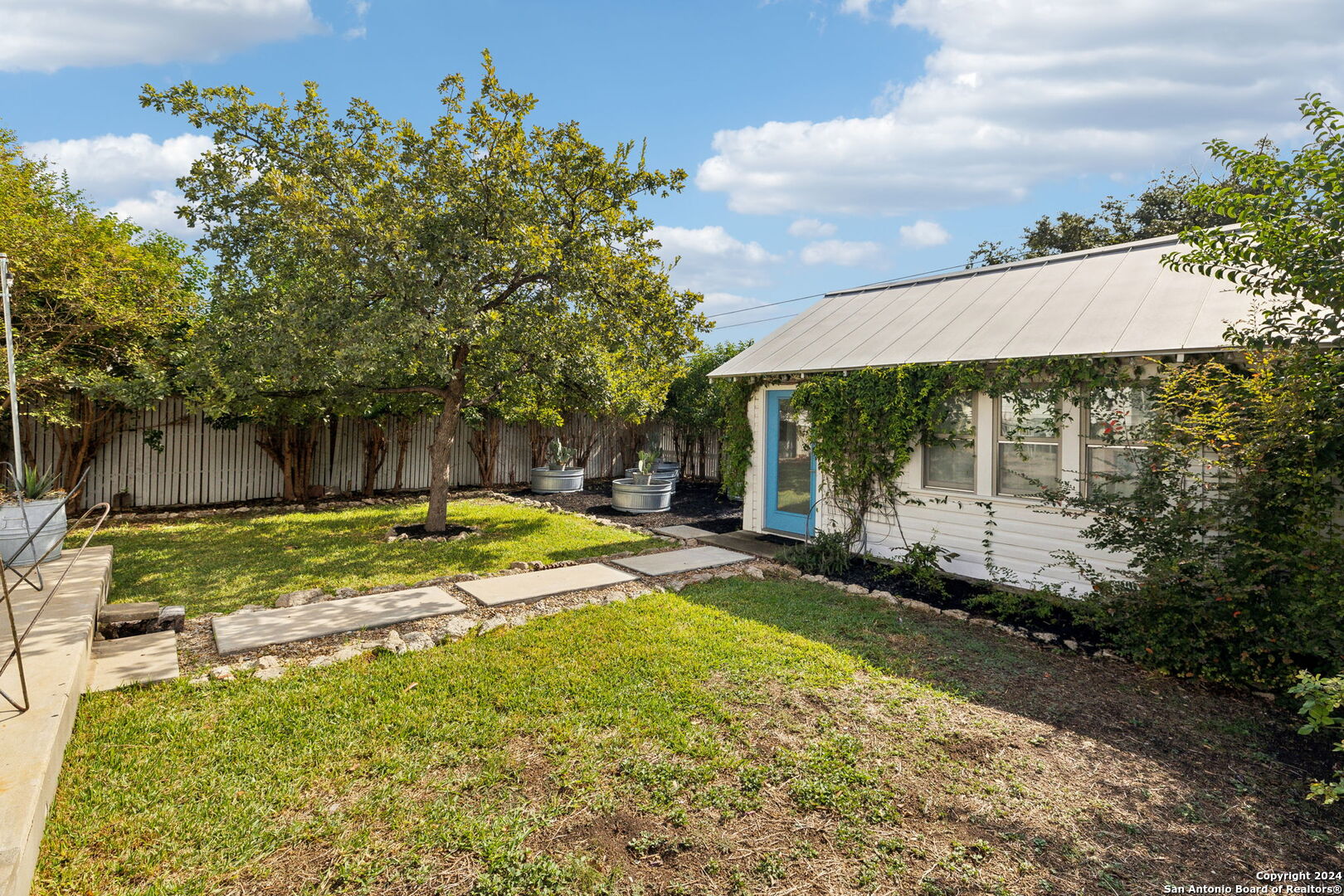 330 E Olmos Dr