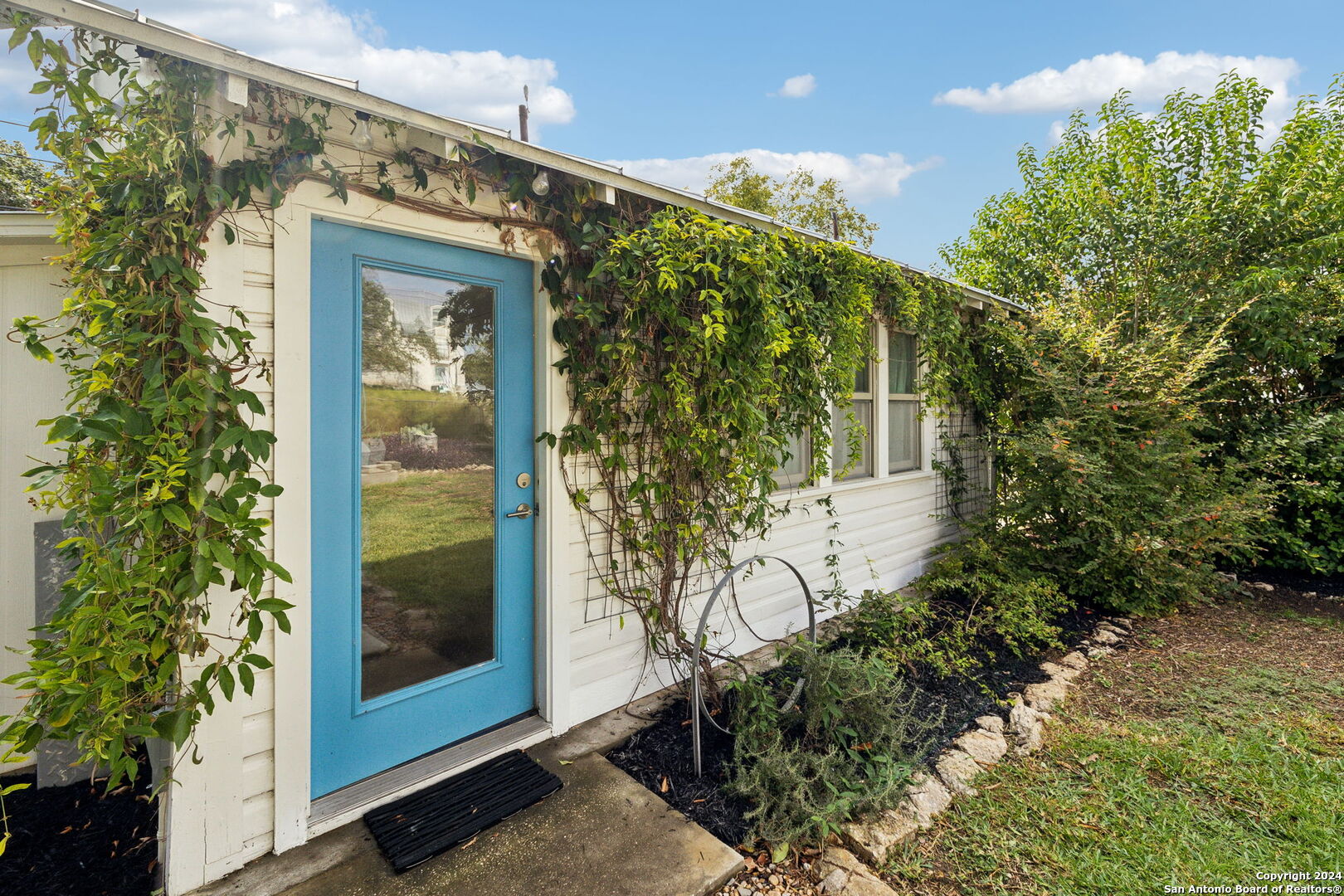 330 E Olmos Dr