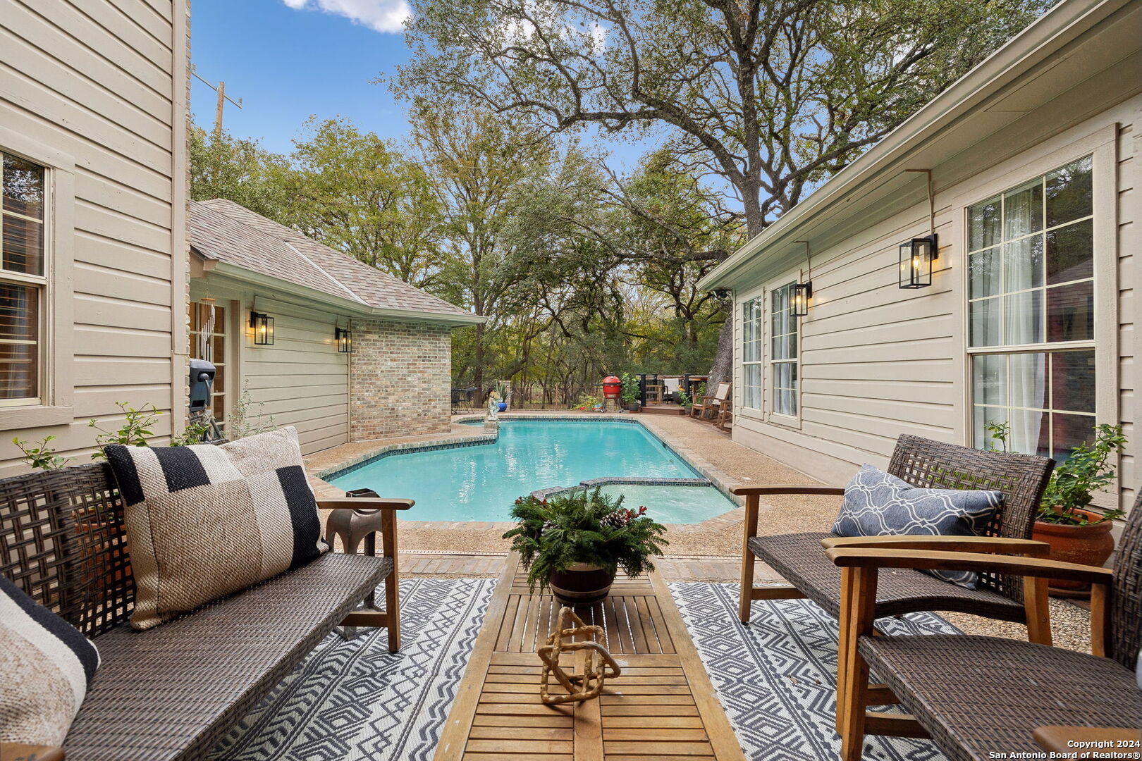 3042 Orchard Hill