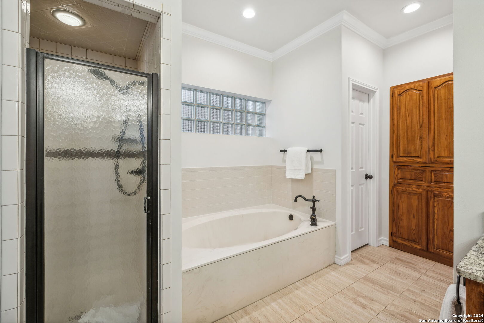 3042 Orchard Hill