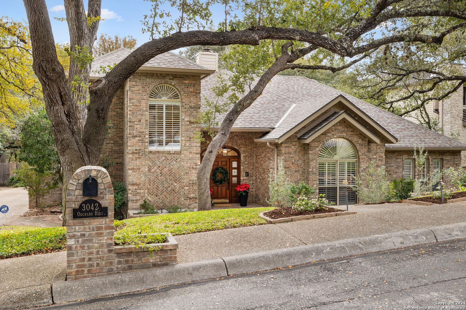3042 Orchard Hill