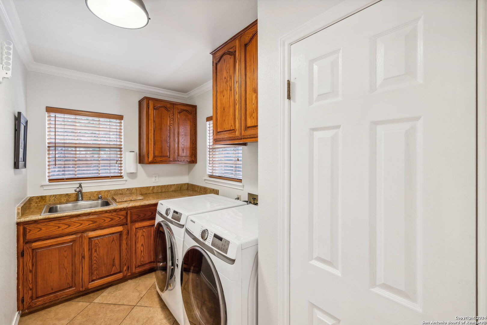 3042 Orchard Hill