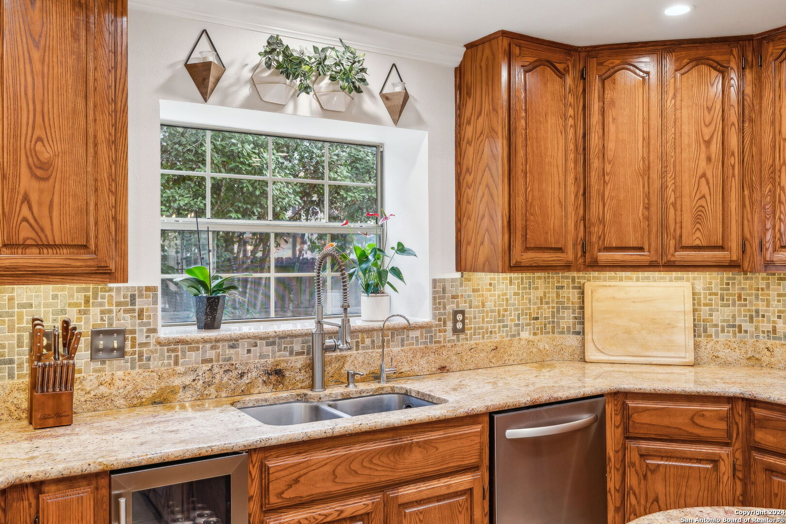 3042 Orchard Hill