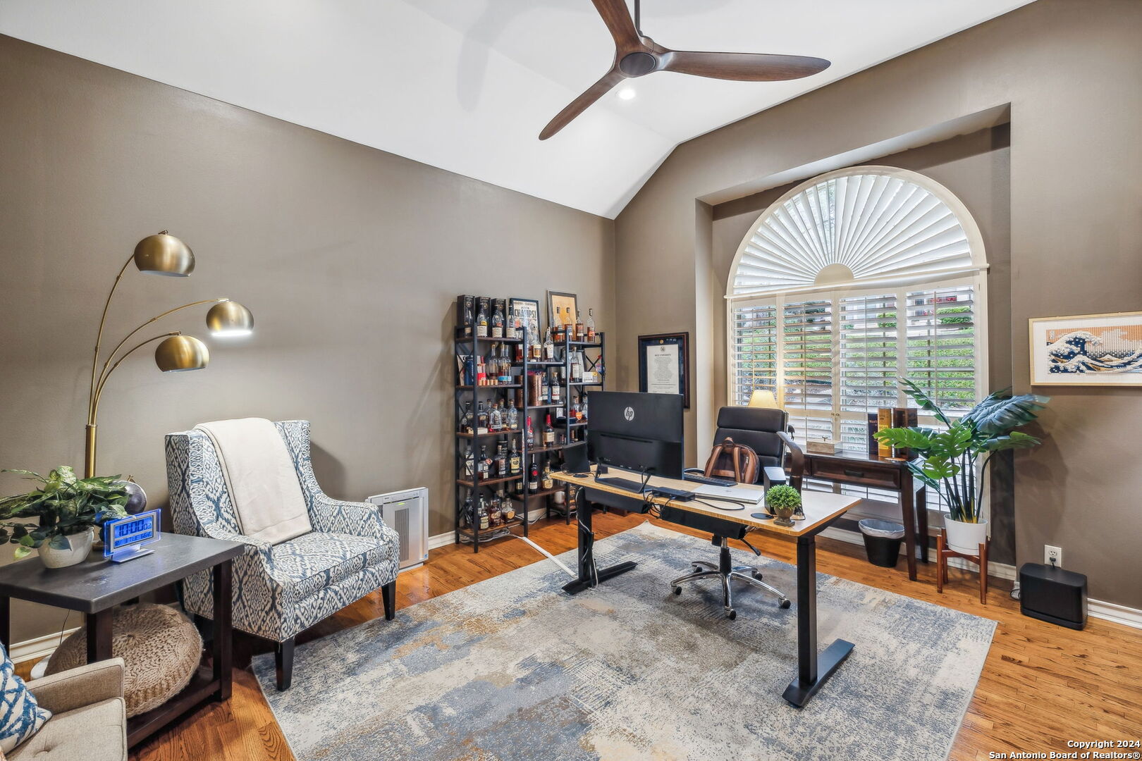 3042 Orchard Hill