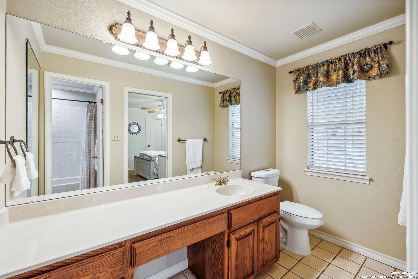 3042 Orchard Hill
