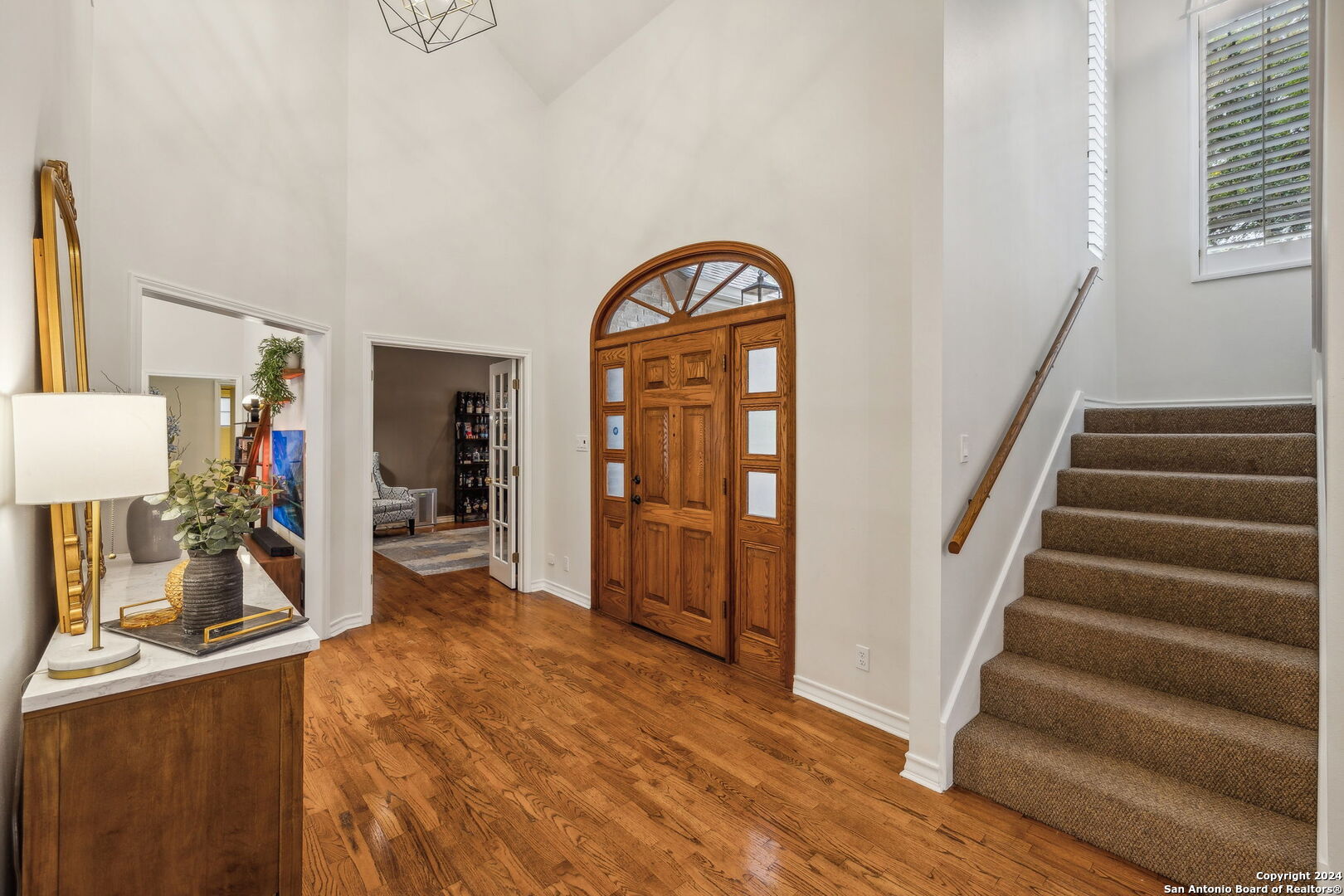 3042 Orchard Hill