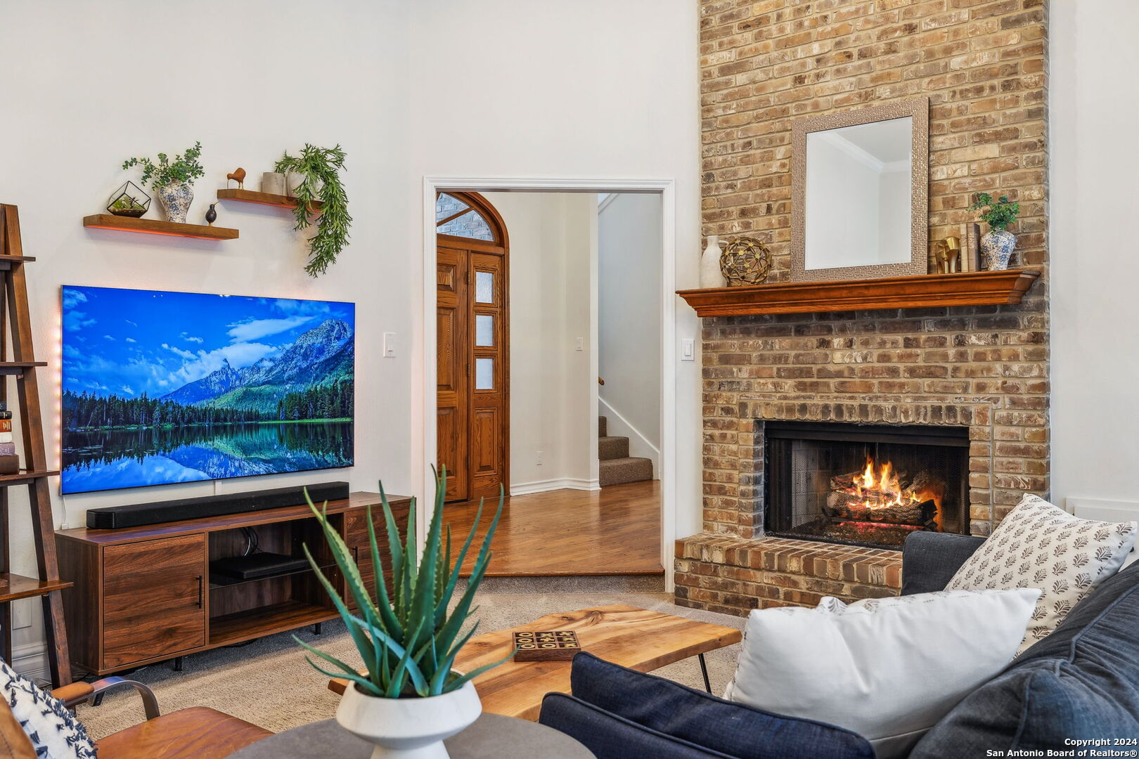 3042 Orchard Hill