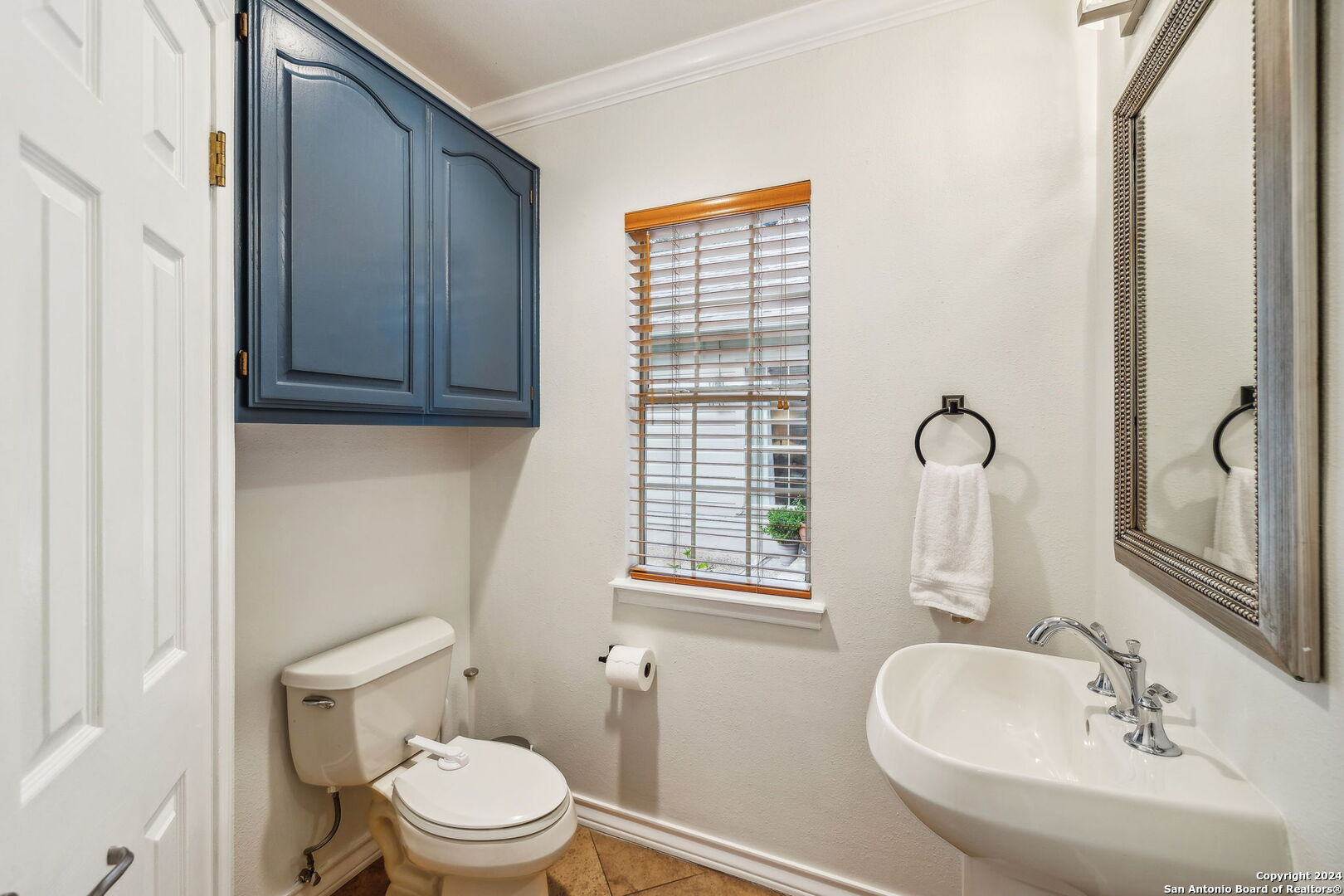 3042 Orchard Hill