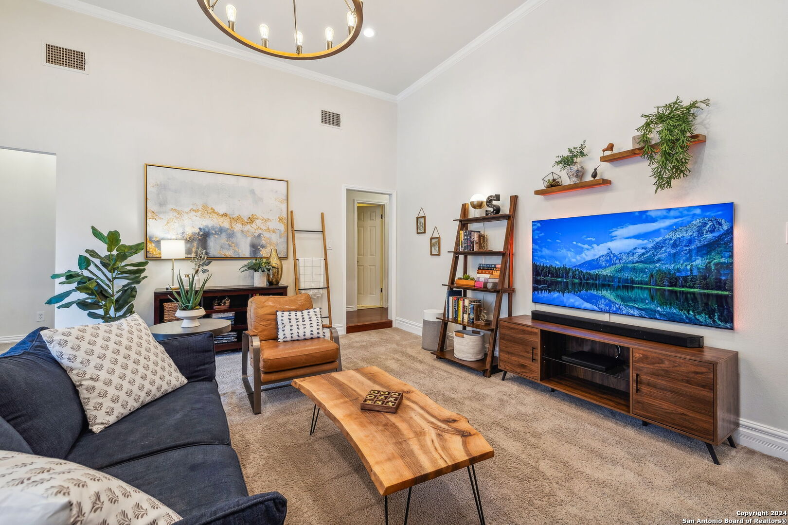 3042 Orchard Hill