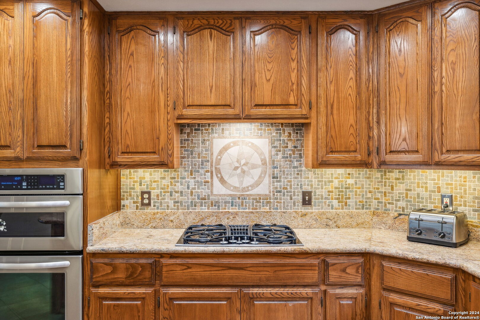 3042 Orchard Hill