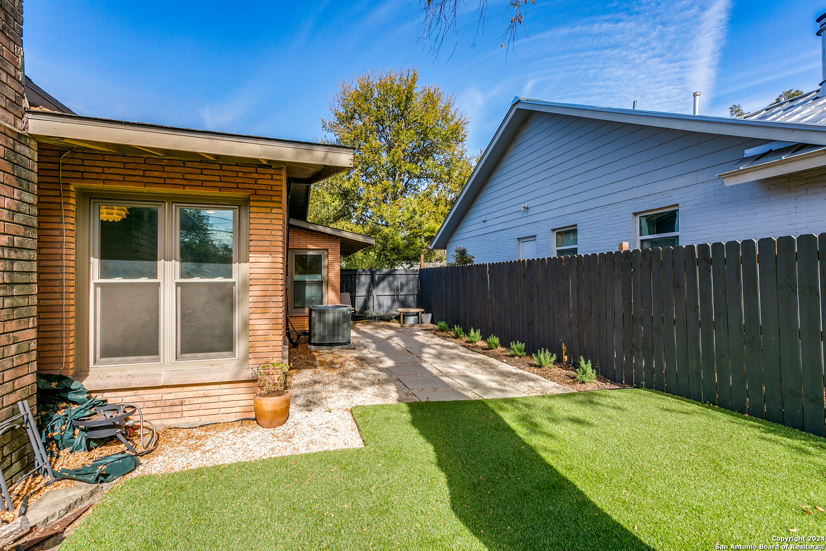 226 TOPHILL RD