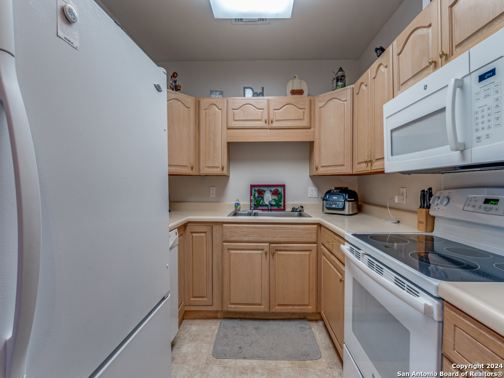 1 TOWERS PARK LN 1503