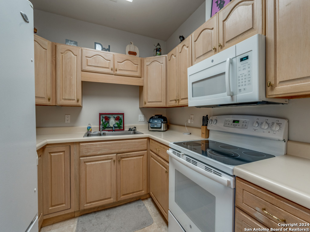 1 TOWERS PARK LN 1503