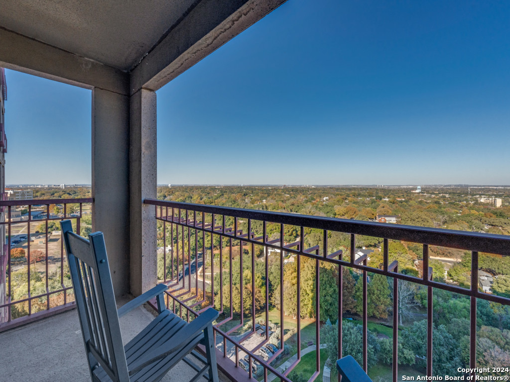 1 TOWERS PARK LN 1503
