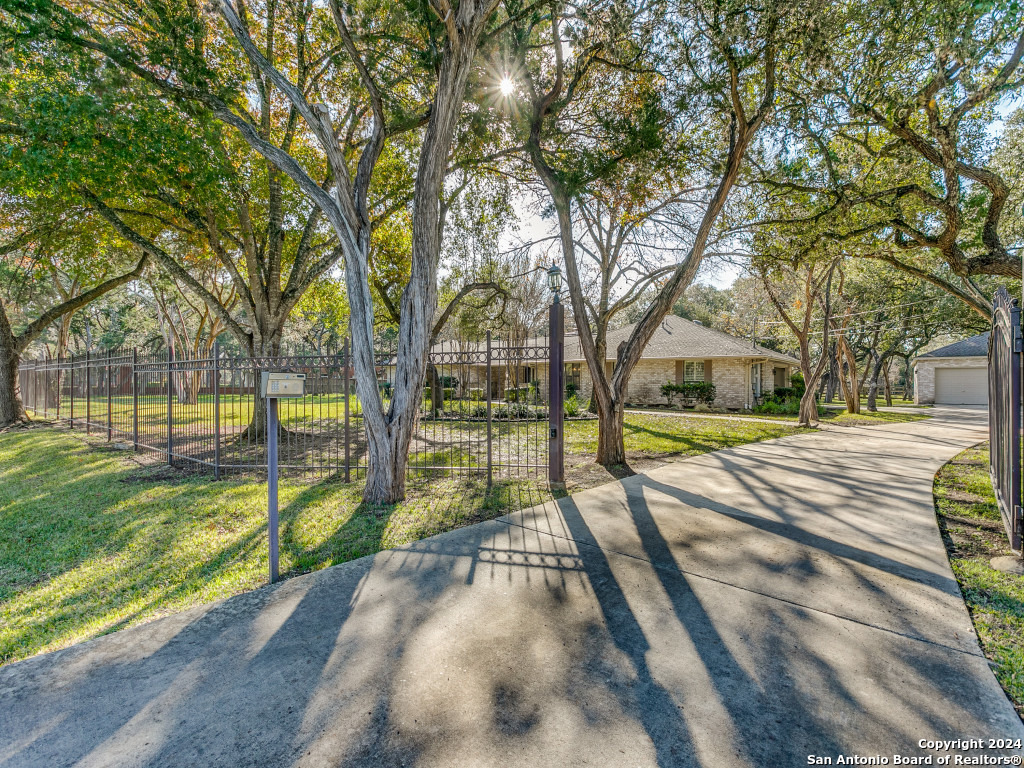 108 PIN OAK FOREST ST