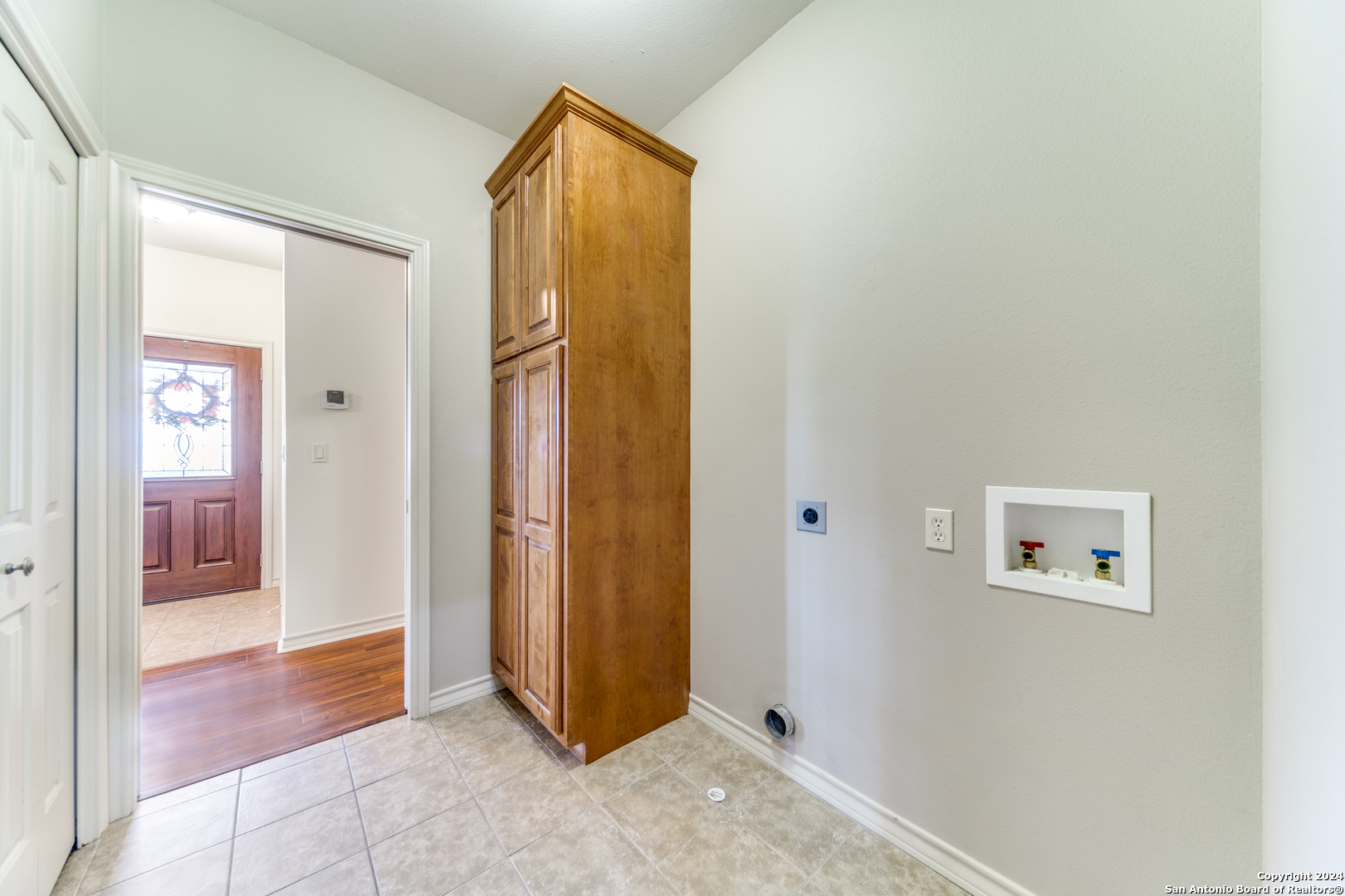 1718 Cherrywood Dr.