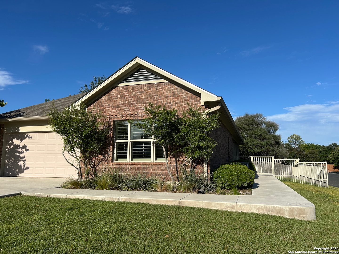 1718 Cherrywood Dr.