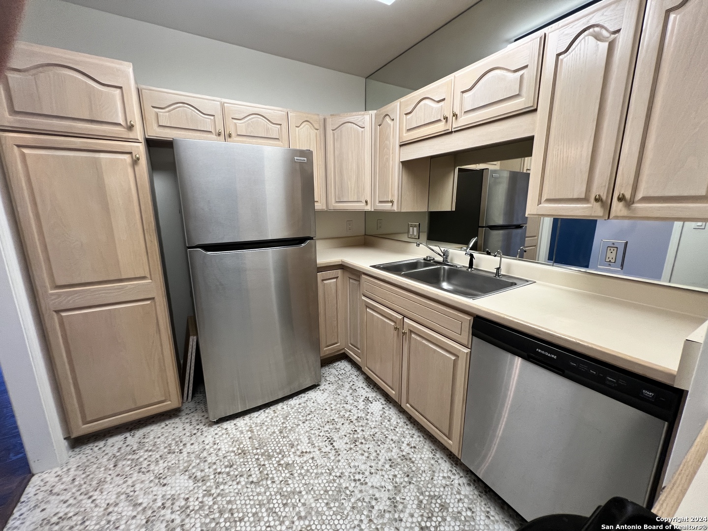 1 TOWERS PARK LN 301