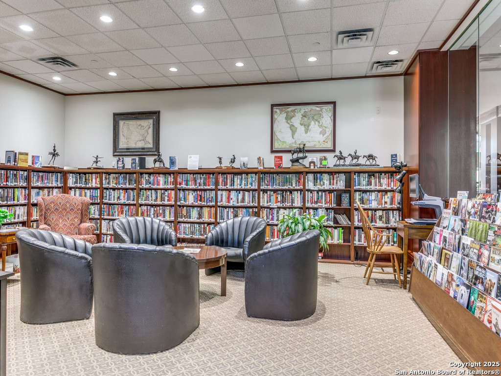 1 TOWERS PARK LN 901