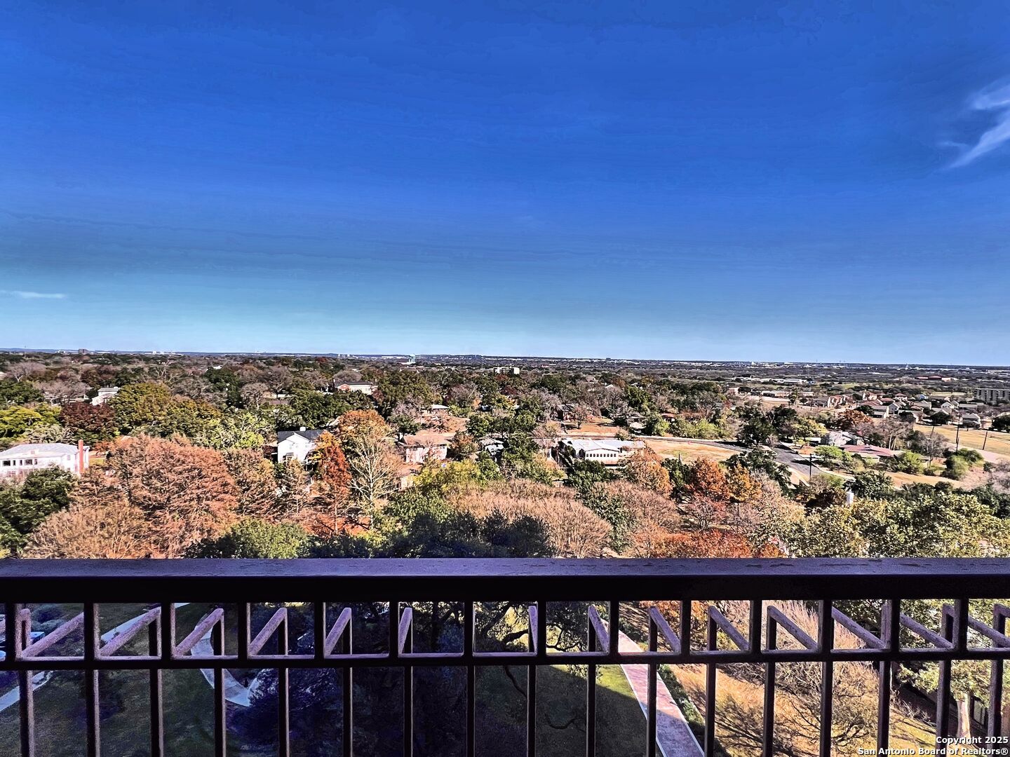 1 TOWERS PARK LN 901