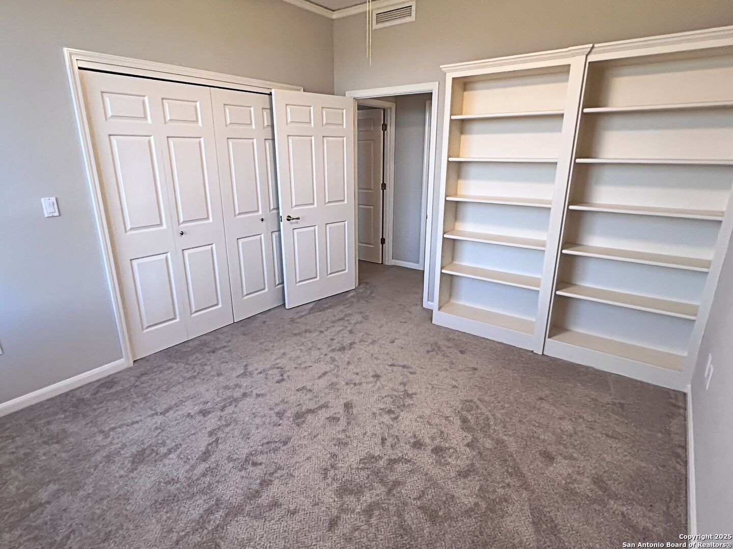 1 TOWERS PARK LN 901