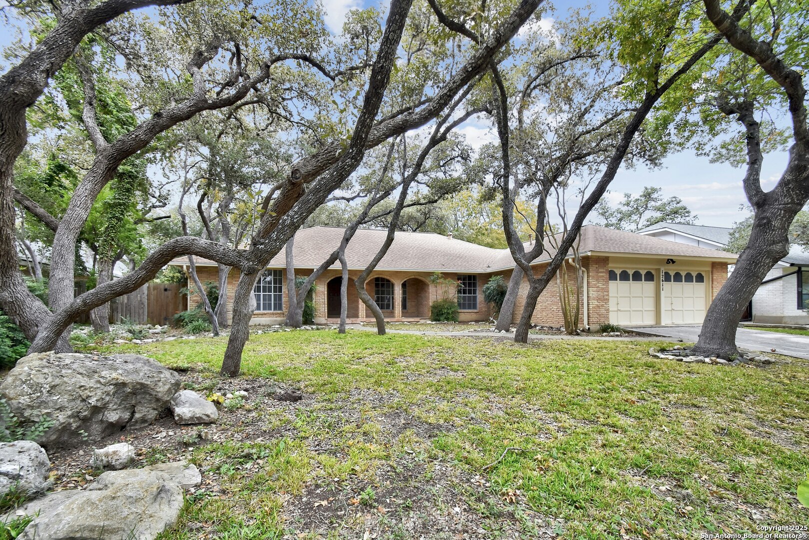 12611 chateau forest