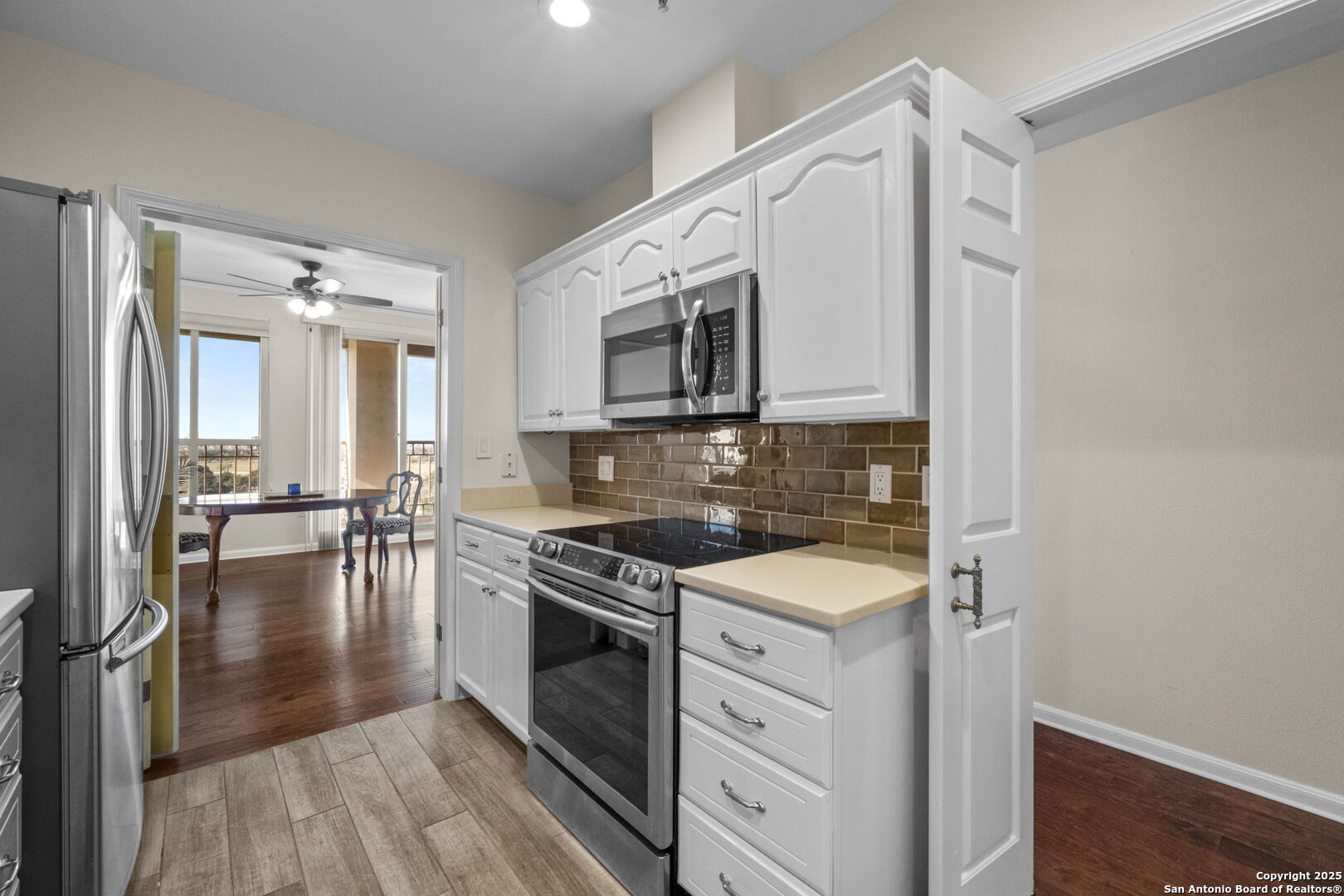 1 TOWERS PARK LN 912